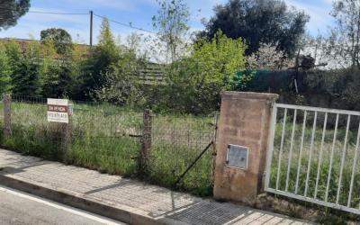 Parcel·la a Breda (Margarida Xirgu, 13)
